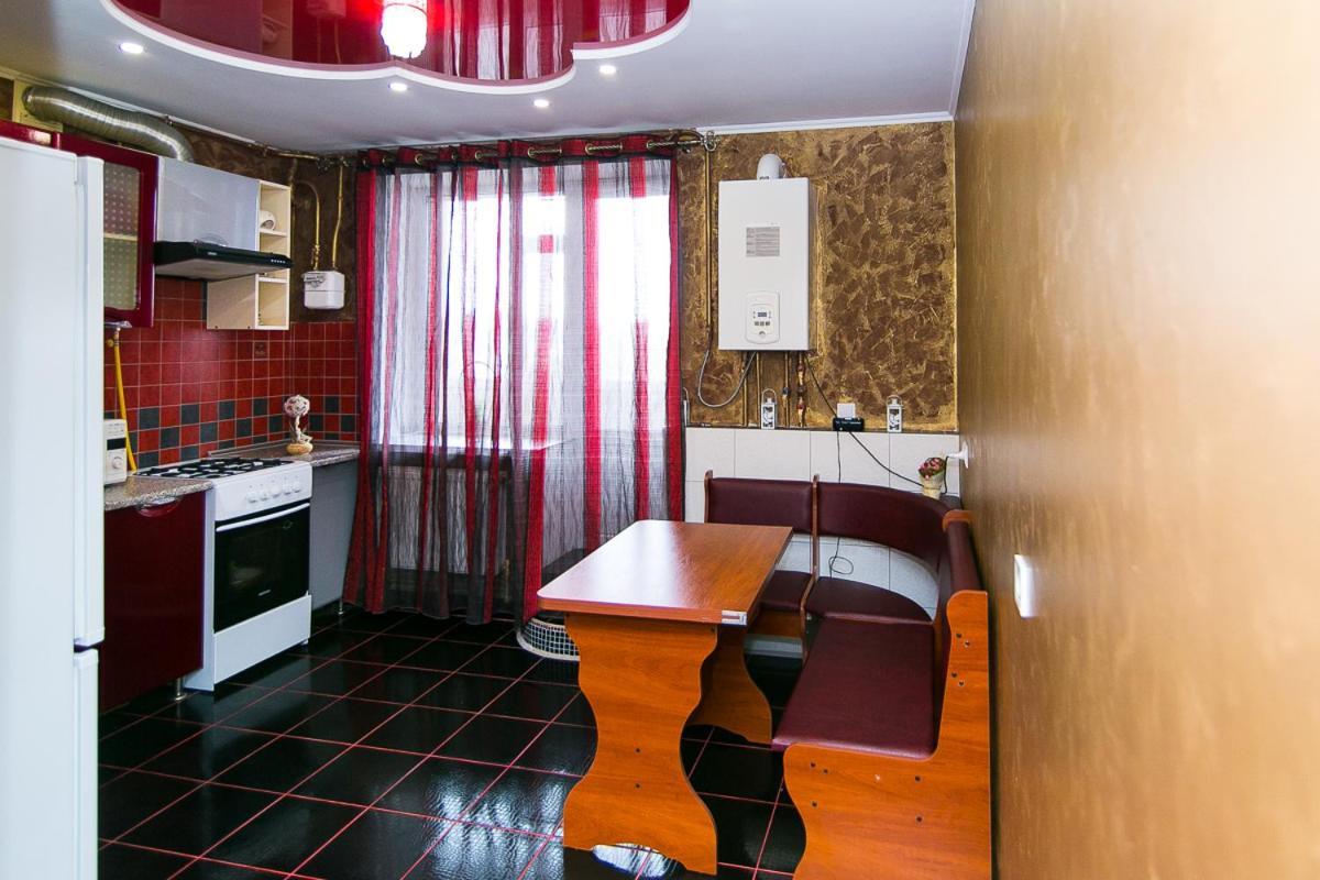Vip Apartmens Faraon On Illinskaya 1 Floor Sumy Zewnętrze zdjęcie