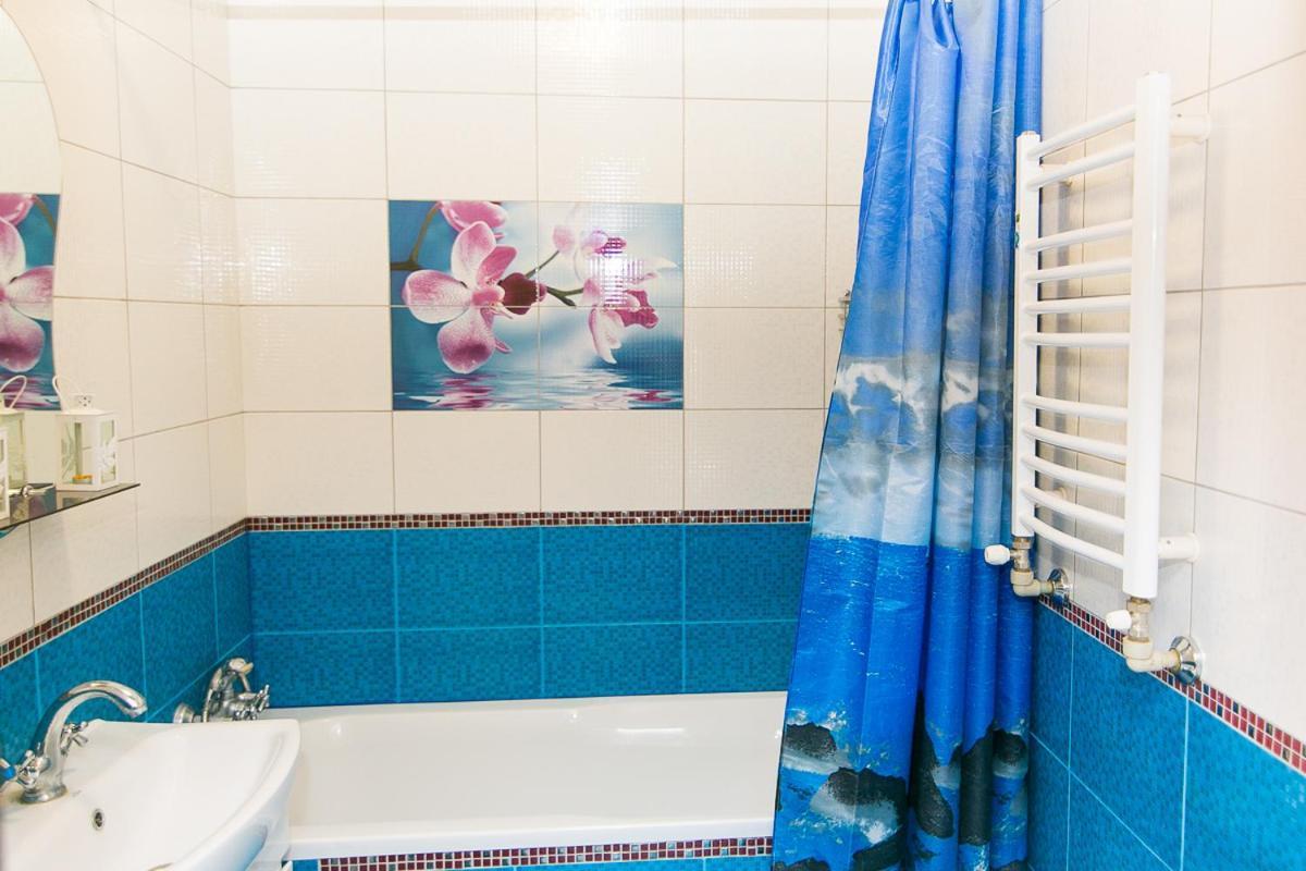 Vip Apartmens Faraon On Illinskaya 1 Floor Sumy Zewnętrze zdjęcie